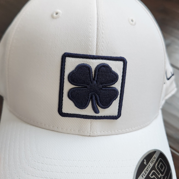 Live Lucky White Baseball Cap.Black Clover hat. White/navy blue. Snapback. - Picture 7 of 8